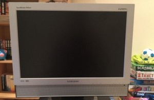 Your classic Samsung Syncmaster 940MW. Photo from Ebay.
